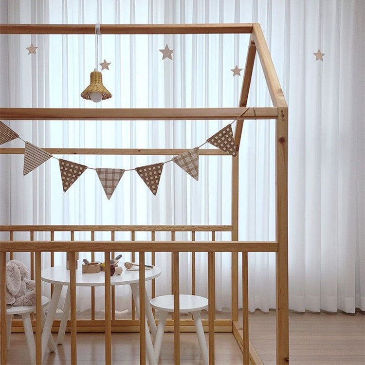 Wooden Triangle Pattern Banner Decoration