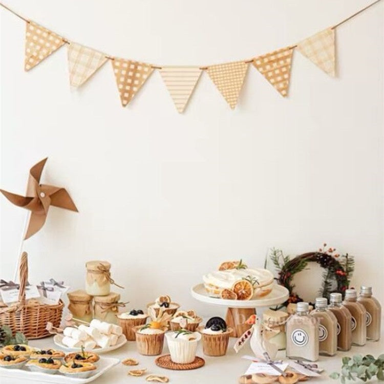 Wooden Triangle Pattern Banner Decoration