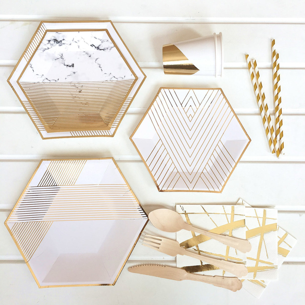 Disposable Paper Plates - Stripe Marble Gold