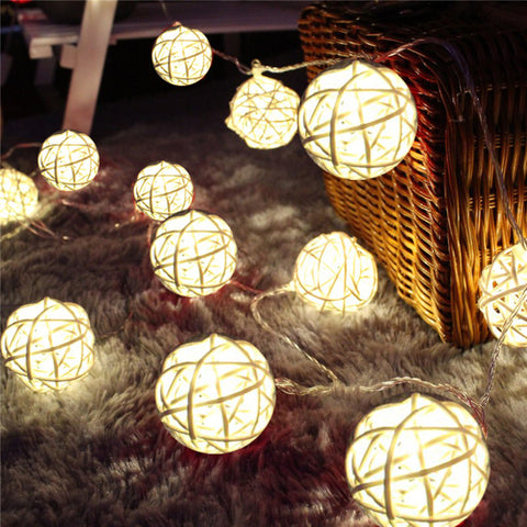 Rattan Ball lights - white