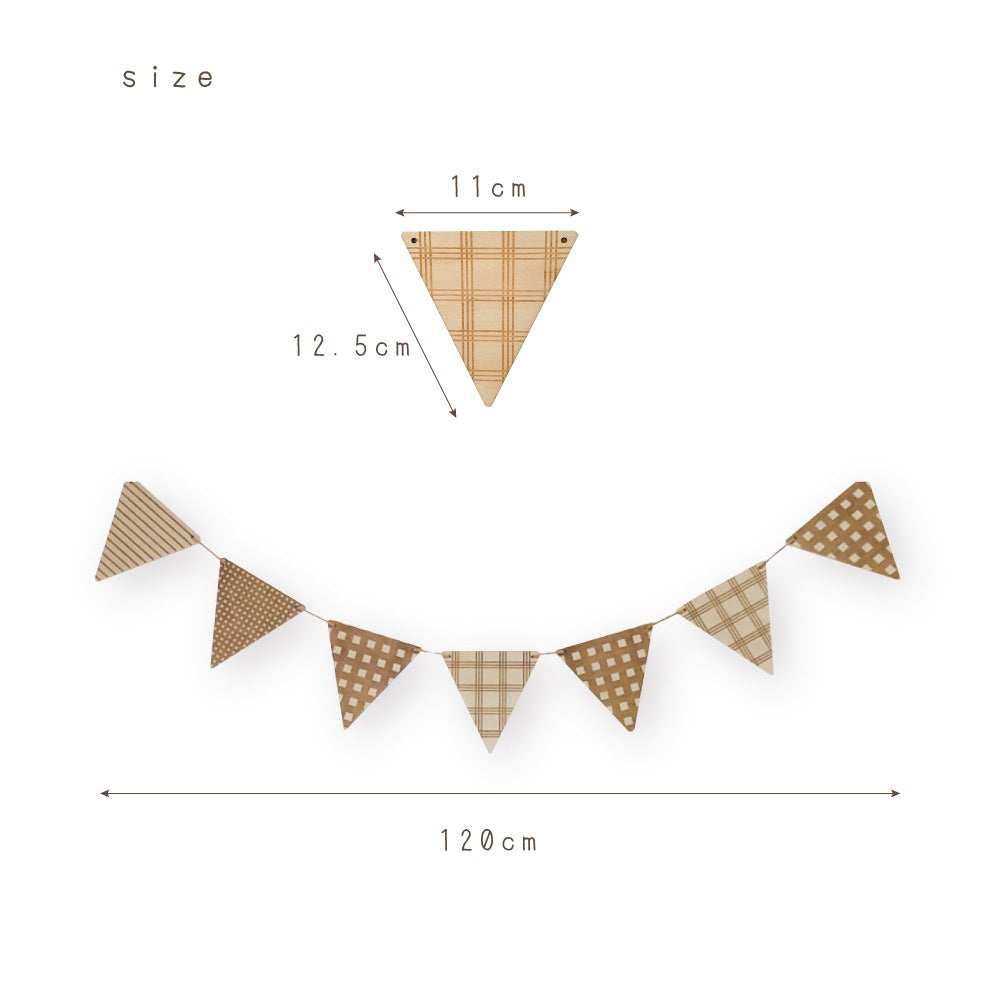 Wooden Triangle Pattern Banner Decoration
